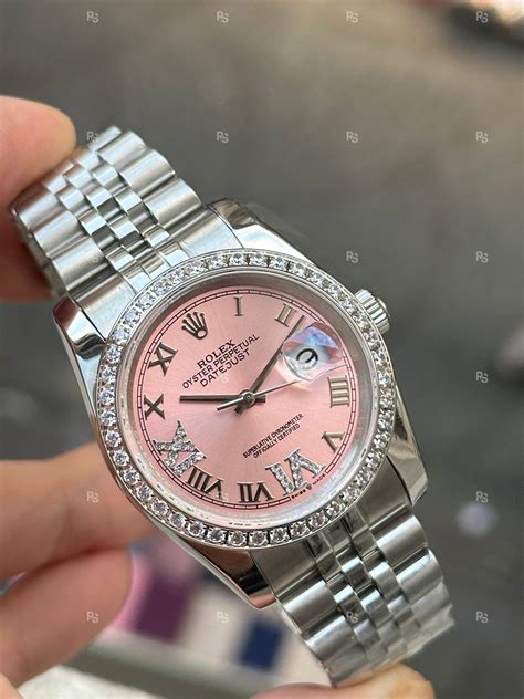 rolex kadın pembe saat|Rolex Datejust 31 saati: Oystersteel çelik ve beyaz altın.